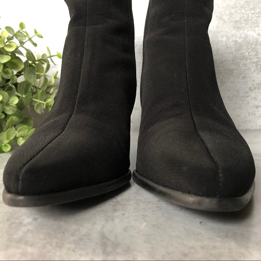 Stuart Weiztman Kitten Heel Gore Tex Boot 5.5 M - Picture 8 of 16